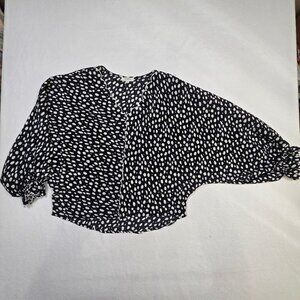 Umgee USA M Womens Blouse Black White Dot Pattern Oversized V-Neck Lightweight